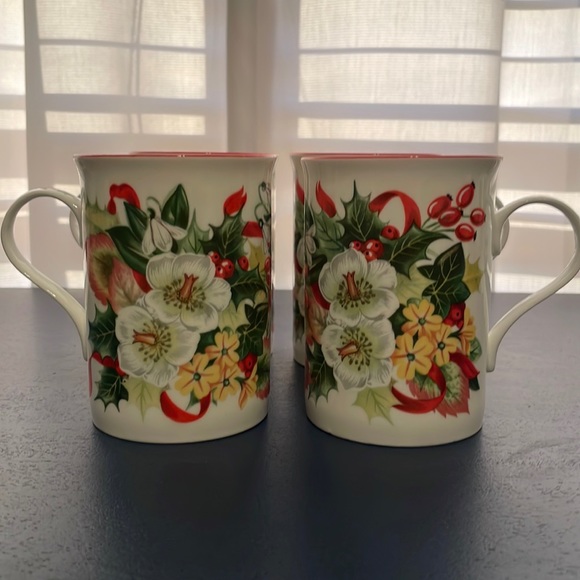 4PC Set Crown Trent Staffordshire Christmas Mugs Bone China - Picture 1 of 10